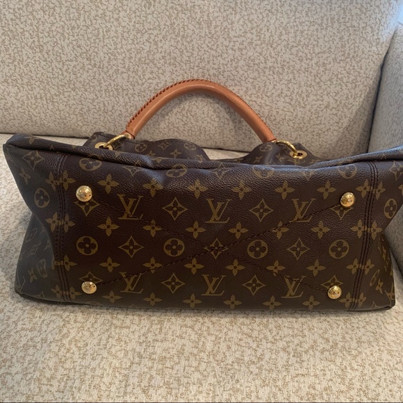 Louis Vuitton Artsy MM Monogram Canvas Shoulder Bag - Picture 6 of 6
